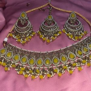 Yellow semi-bridal polki set